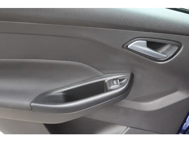 Ford Focus Wagon 1.0 Lease Edition 125 Pk 2017 Benzine 32