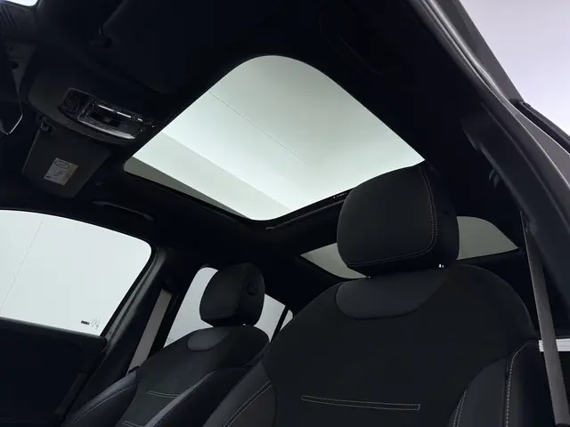 Mercedes-Benz GLA 250 e AMG line 2025 Hybride Benzine 18