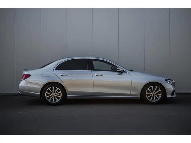 Mercedes-Benz E-Klasse 2