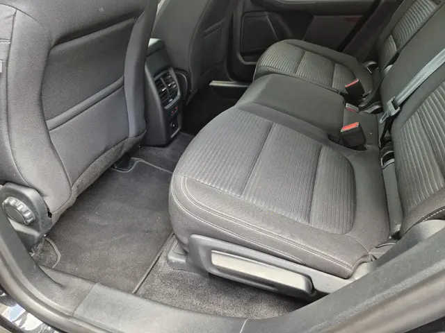 Ford Kuga 2.5 PHEV Titanium 2023 Hybride Benzine 39