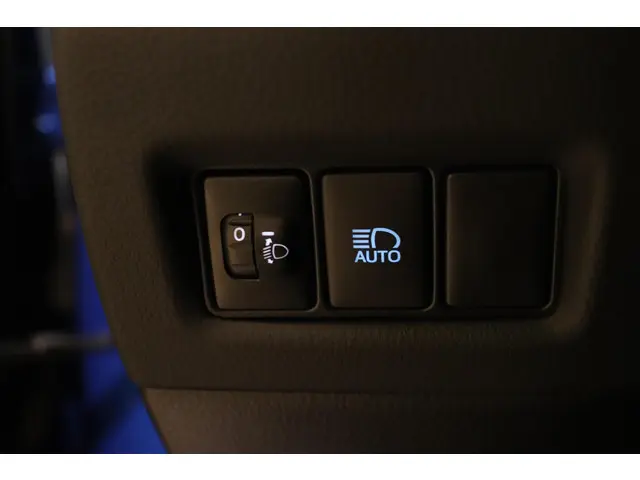 Toyota C-HR 1.8 Hybrid Active, 2022 Hybride Benzine 17