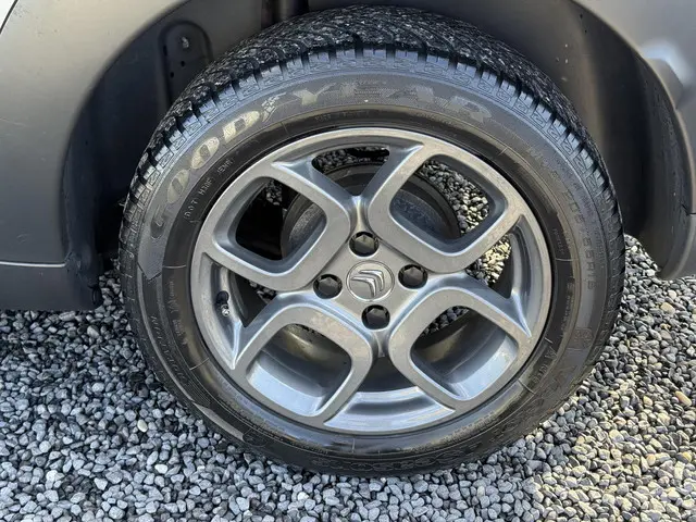 Citroën C4 Cactus 1.2 PureTech Feel 2017 Benzine 25