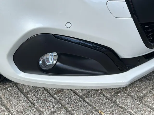 Peugeot 208 1.2 Turbo 110PK GT-line 2018 Benzine 25