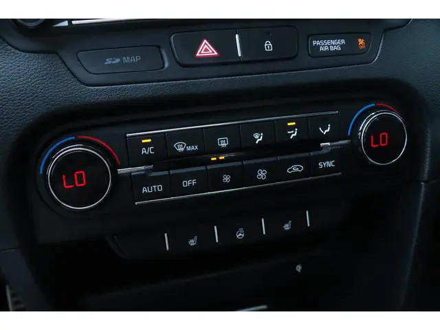 Kia Ceed 1.6 T-GDi GT | 200PK - PANO - UNIEK VOL! 2019 Benzine 18