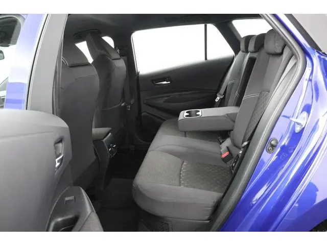 Toyota Corolla TS Hybrid 140 2024 Hybride Benzine 37