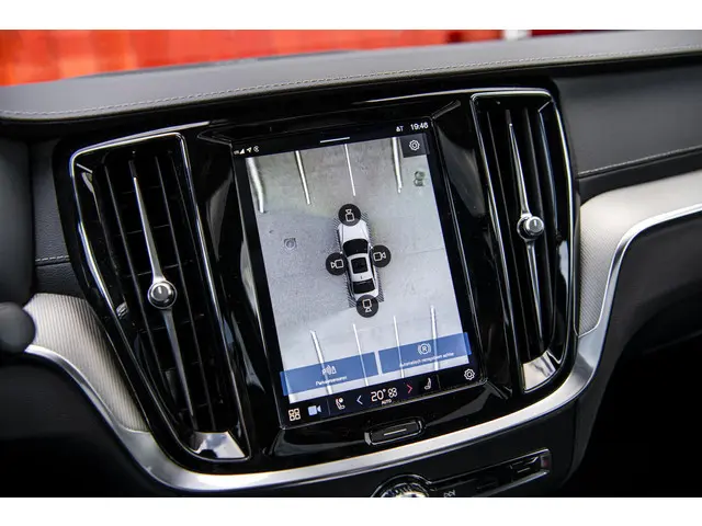 Volvo S60 2.0 B4 Ultimate Dark 2023 Benzine 17