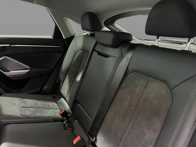 Audi Q3 Sportback 35 TFSI S-Line 2021 Benzine 15