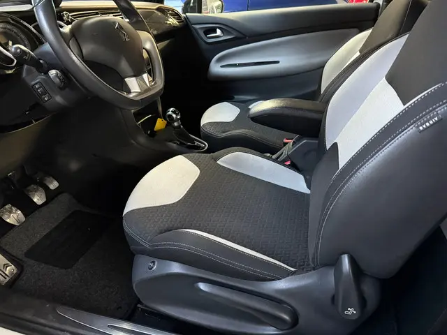 Citroën DS3 1.2 VTi Chic Airco, LMV 2014 Benzine 12