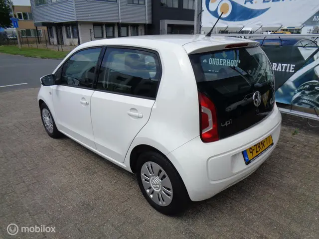 Volkswagen up! 1.0 move up! BlueMotion 2015 Benzine 4