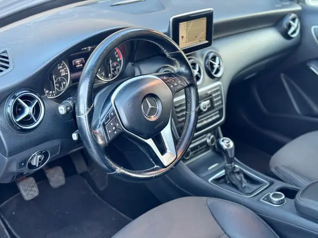 Mercedes-Benz A-Klasse 180 4U3 2013 Benzine 12