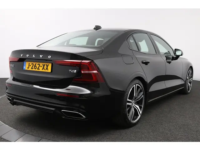 Volvo S60 2.0 T4 R-Design 2020 Benzine 2