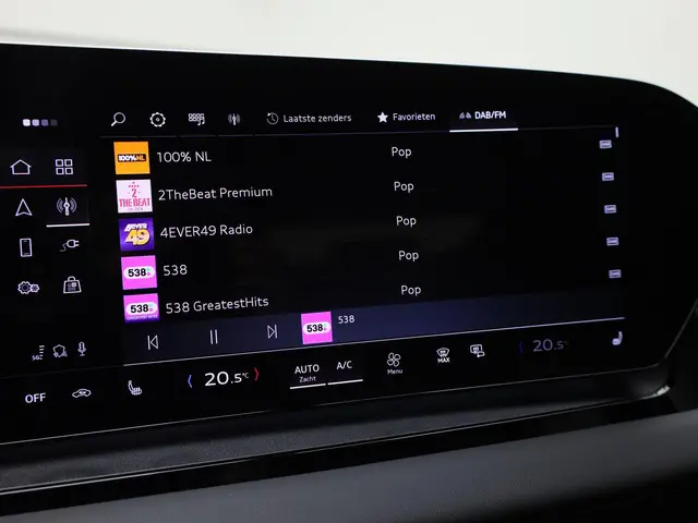 Audi Q6 e-tron S edition 286 PK 2026 Elektrisch 25