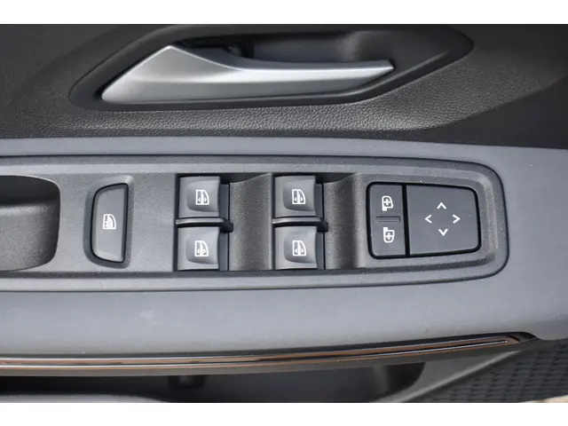Dacia Jogger TCe 110 Extreme 2024 Benzine 26