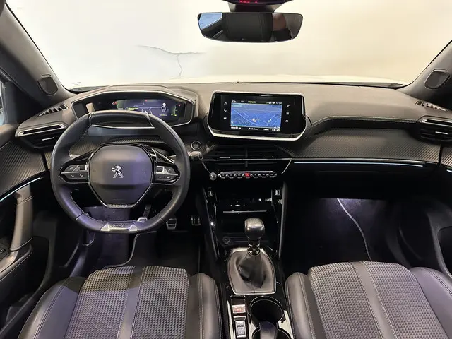 Peugeot 2008 1.2 PureTech 130 GT 2023 Benzine 21