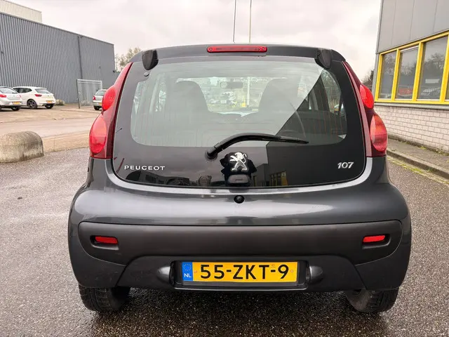 Peugeot 107 1.0 Active Airco 2013 Benzine 6