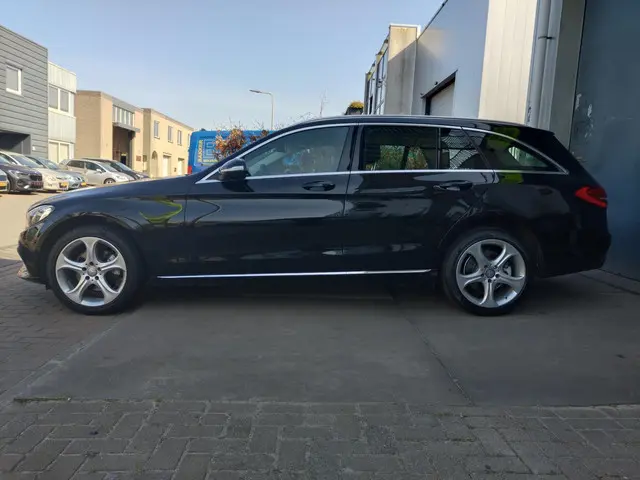 Mercedes-Benz C-Klasse 3