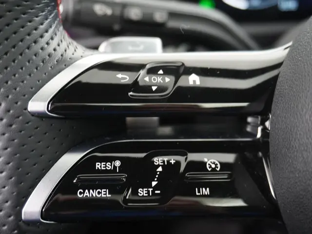 Mercedes-Benz A-Klasse 200 AMG Line 2023 Benzine 28