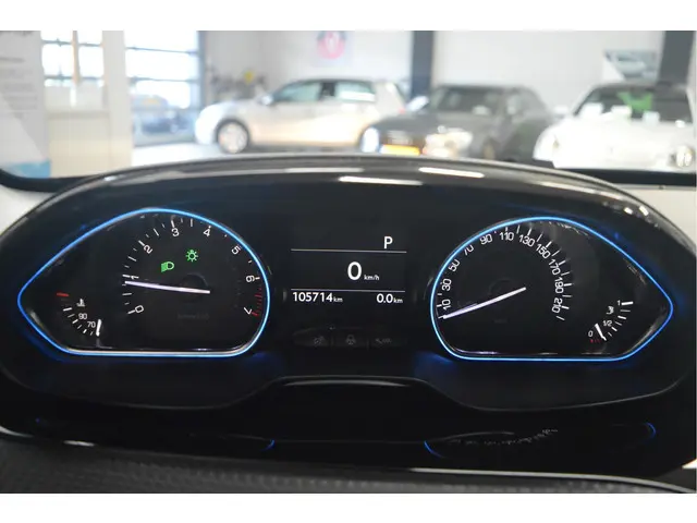 Peugeot 2008 1.2 PureTech Allure 2018 Benzine 12