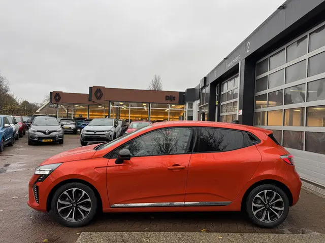 Renault Clio 1.0 TCe 90pk Techno+Pack Winter!! 2024 Benzine 9