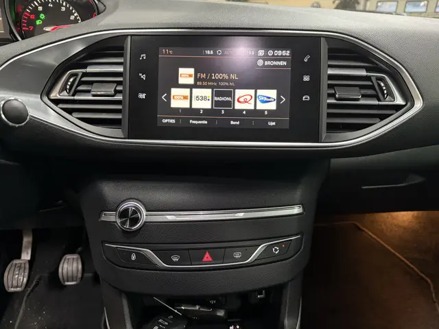 Peugeot 308 SW 1.2 PureTech Allure 2018 Benzine 9