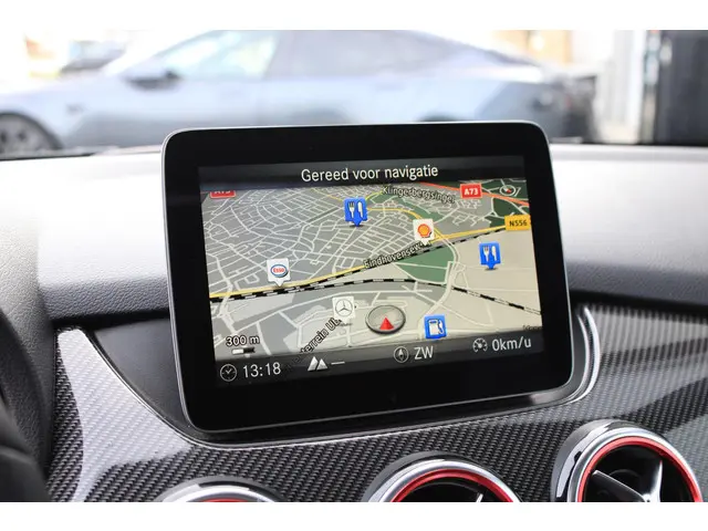 Mercedes-Benz B-Klasse 180 AMG 2017 Benzine 4