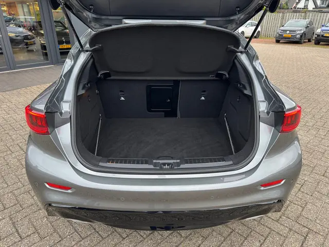 Infiniti Q Q30 1.6t 115kW Luxe 2016 Benzine 8