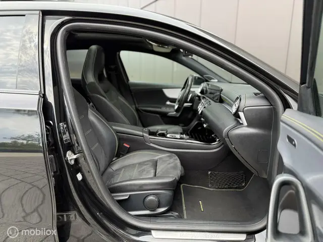 Mercedes-Benz A-Klasse 250 Premium Plus 2019 Benzine 25
