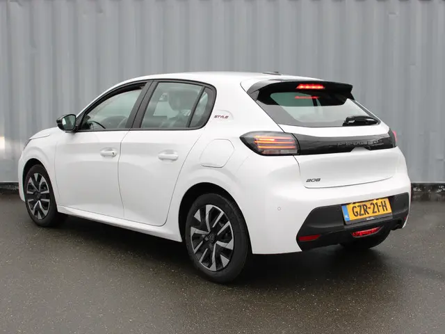 Peugeot 208 1.2 PureTech 75 Style 2025 Benzine