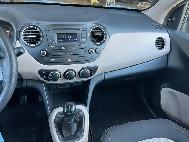 Hyundai i10 1.0i i-Drive airco 2014 Benzine 10