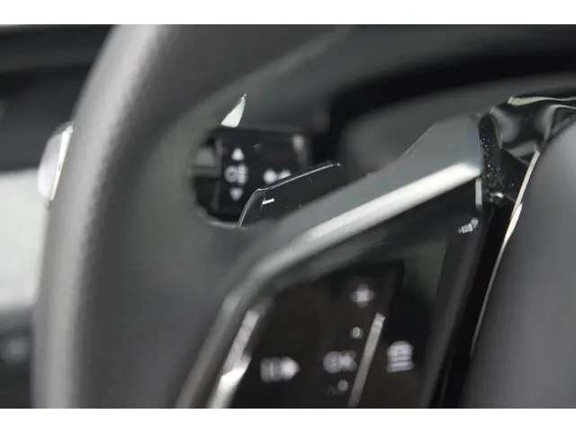 Peugeot 5008 1.2 Hybrid 136 GT 2024 Hybride Benzine 38