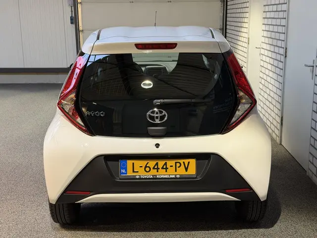 Toyota Aygo 1.0 VVT-i x-fun 2021 Benzine 6