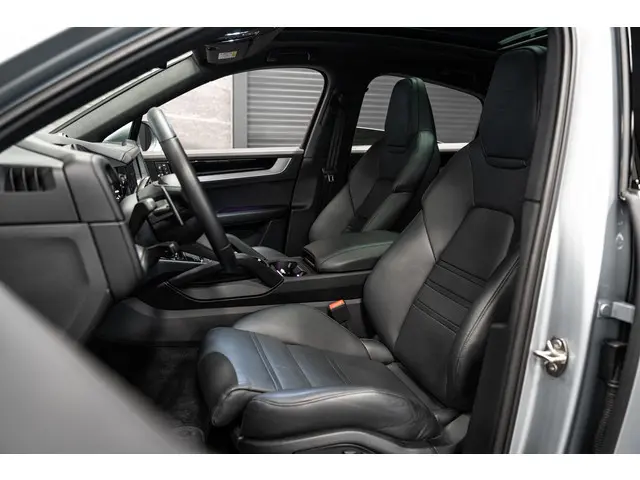 Porsche Cayenne Coupé 3.0 E-Hybrid 2025 Hybride Benzine 4