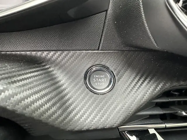 Peugeot 2008 1.2 Hybrid 145 PK GT 2025 Hybride Benzine 20