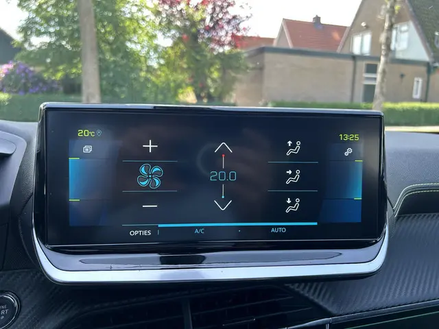 Peugeot e-2008 EV GT 2022 Elektrisch 15