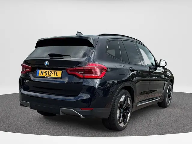 BMW iX3 2