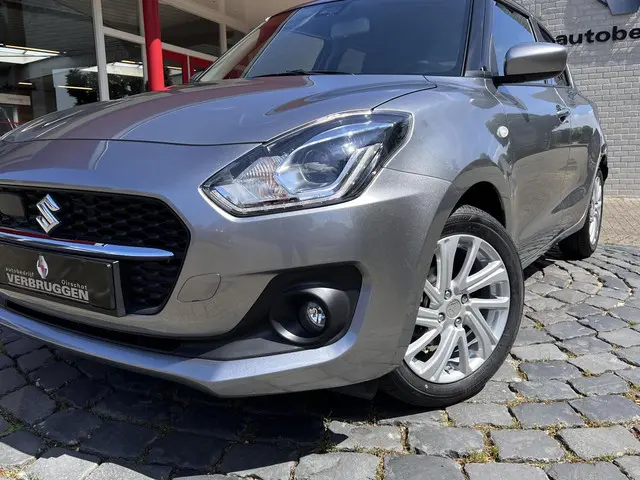 Suzuki Swift 1.2 Select Smart Hybrid 2023 Benzine 23