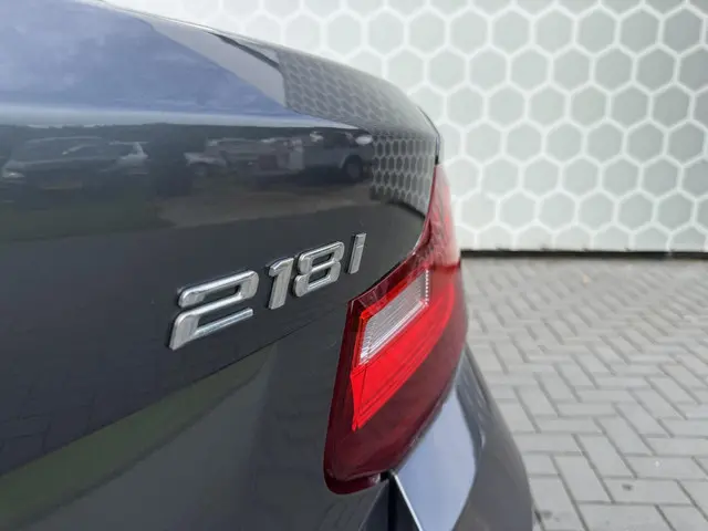 BMW 2 Serie Coupé 218i M Sport Trekhaak 2016 Benzine 28