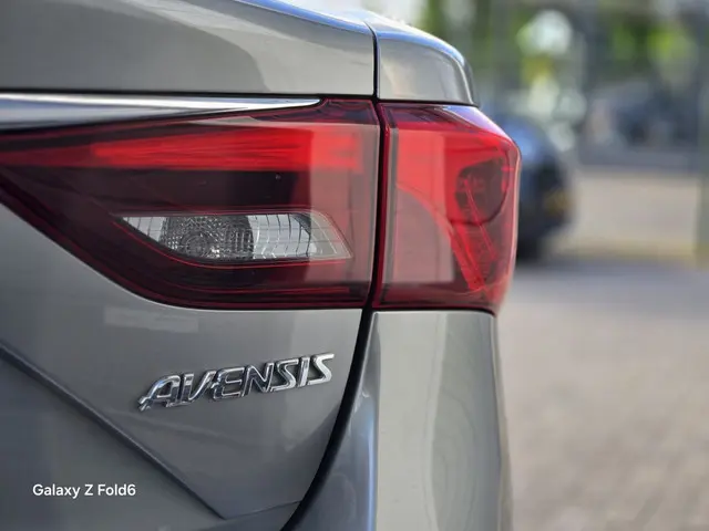 Toyota Avensis trekhaak 1.8 VVT-i Executive 2017 Benzine 13
