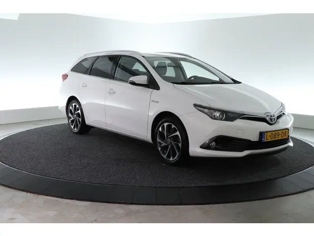 Toyota Auris Touring Sports 1.8 Hybrid 2016 Benzine 14