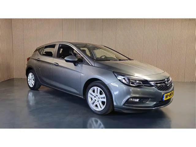 Opel Astra 1.0 Business+ 2017 Benzine 2