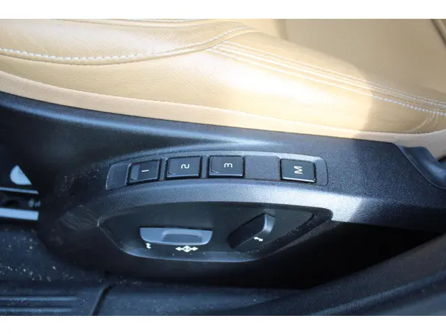 Volvo V40 2.0 T2 Nordic 220PK 2016 Benzine 10