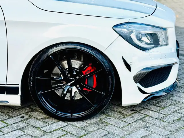 Mercedes-Benz CLA 250 Edition 1 2013 Benzine 15