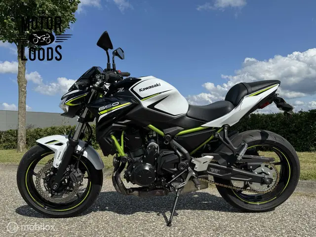 Kawasaki Z650 2