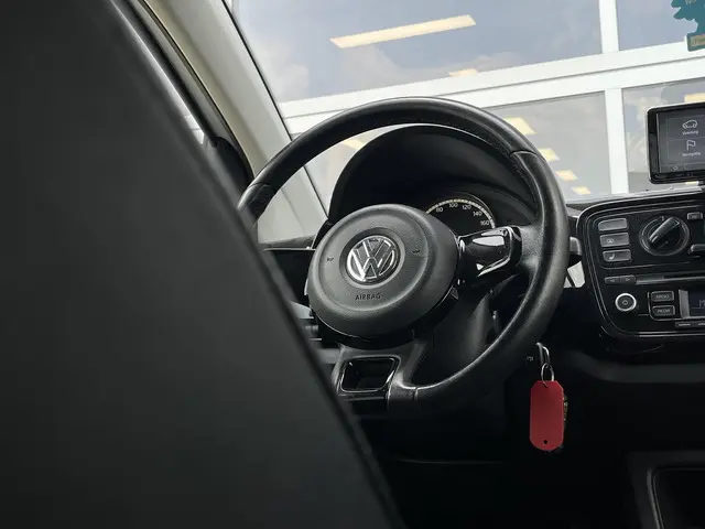 Volkswagen up! 1.0 high up! 2012 Benzine 13