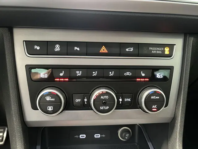 SEAT Ateca 1.0 Tsi 110pk FR Business Intense 2022 Benzine 6