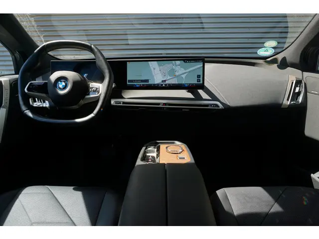 BMW iX xDrive50 2024 Elektrisch 9