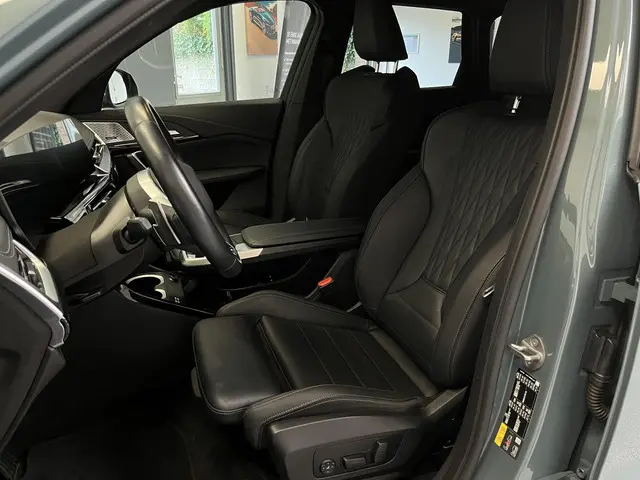 BMW X1 xDrive30e X-Line 2023 Hybride Benzine 4
