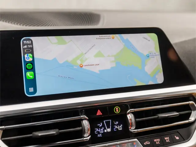 BMW 3 Serie 330e Sportline 2020 Hybride Benzine 31