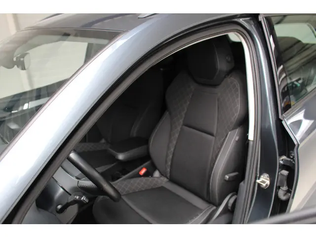 Škoda Karoq 1.0 TSI Business Edition 2021 Benzine 21
