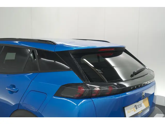 Peugeot 2008 PureTech 130 Allure 2020 Benzine 23